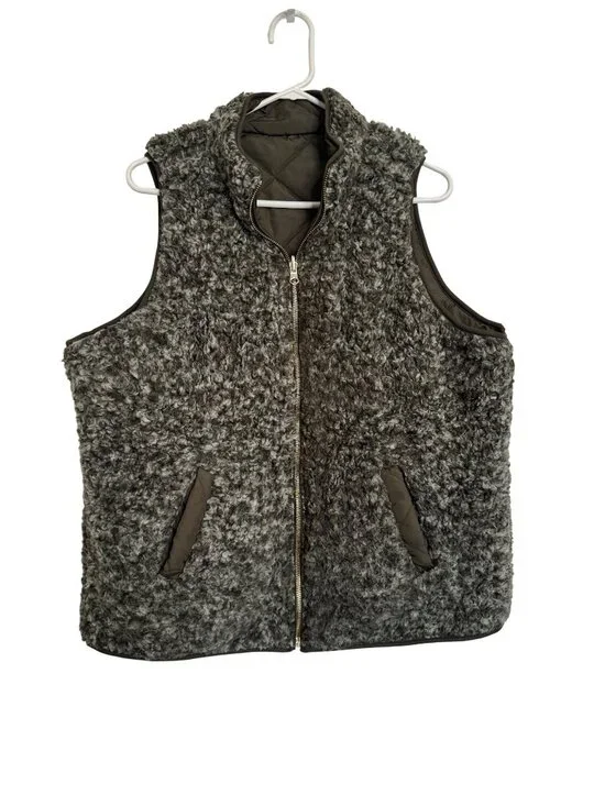 Maurices Reversible Vest Full Zip Size 0 Hunter Green Fleece Quilted Pockets EUC - Picture 11 of 11